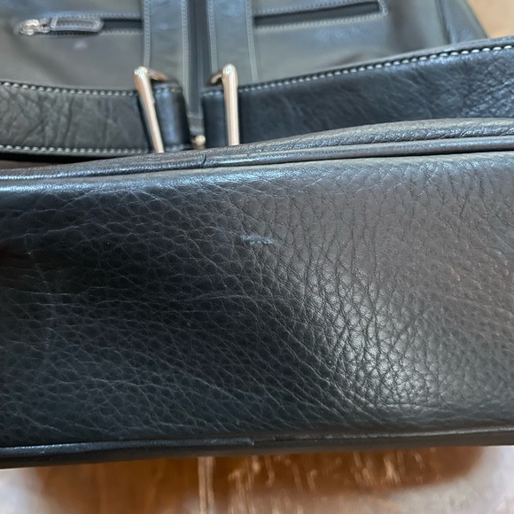 Levenger Tech Black Leather Backpack Like New main image 4